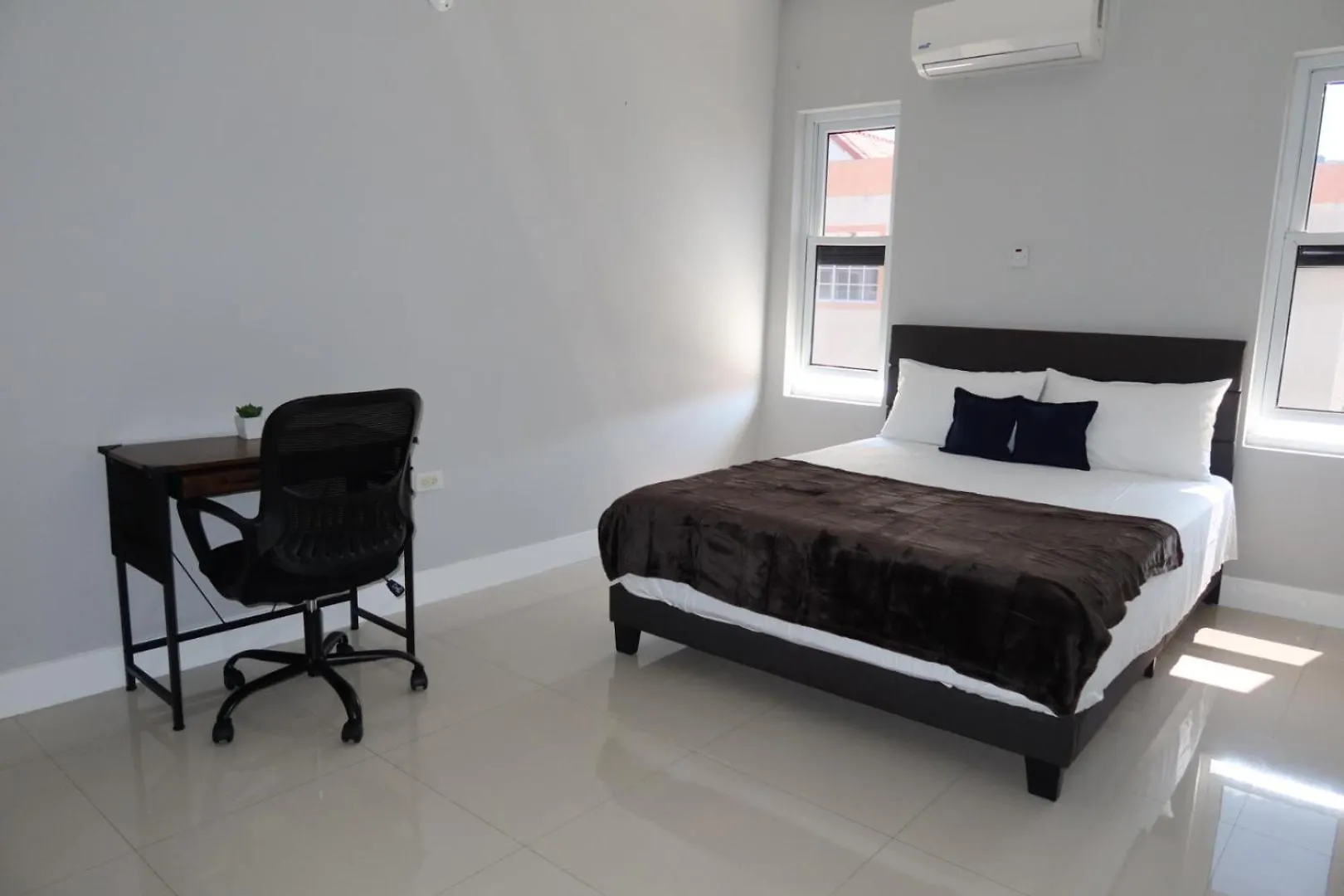 The Haven - Hypermodern Luxury Condo Kingston 0*,